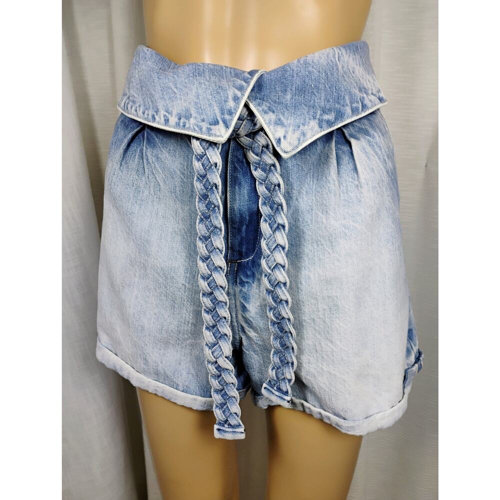Tortoise Denim Womens Pleated Hot Pants 29 Acid Wash Mid Rise Y2K Braided Belt